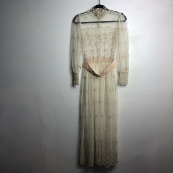 Vintage Dresses & Skirts - Vintage 1960’s lace embroidered wedding prairie